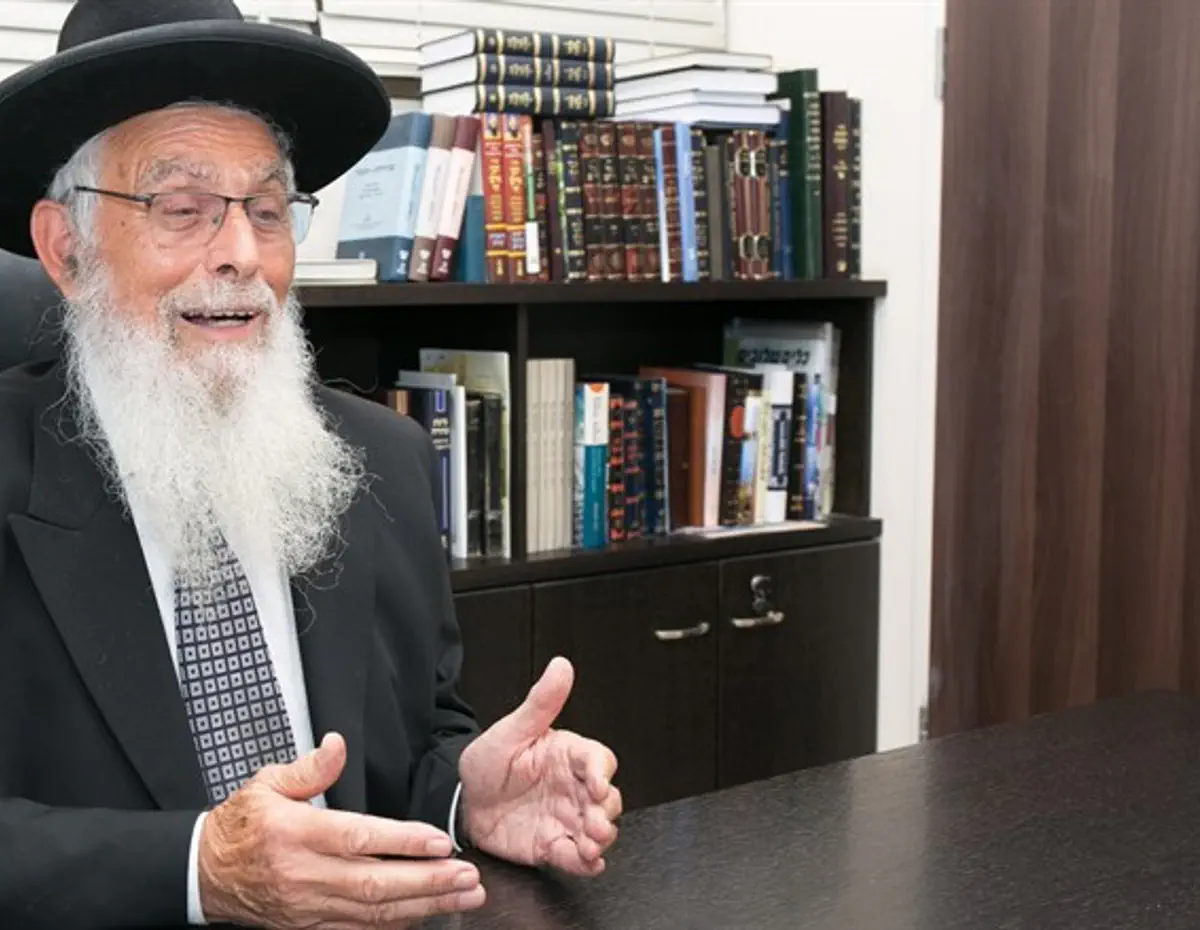 “Rabbi Yaakov Ariel Adds His Voice to the Demand to Halt the Legislative Process”