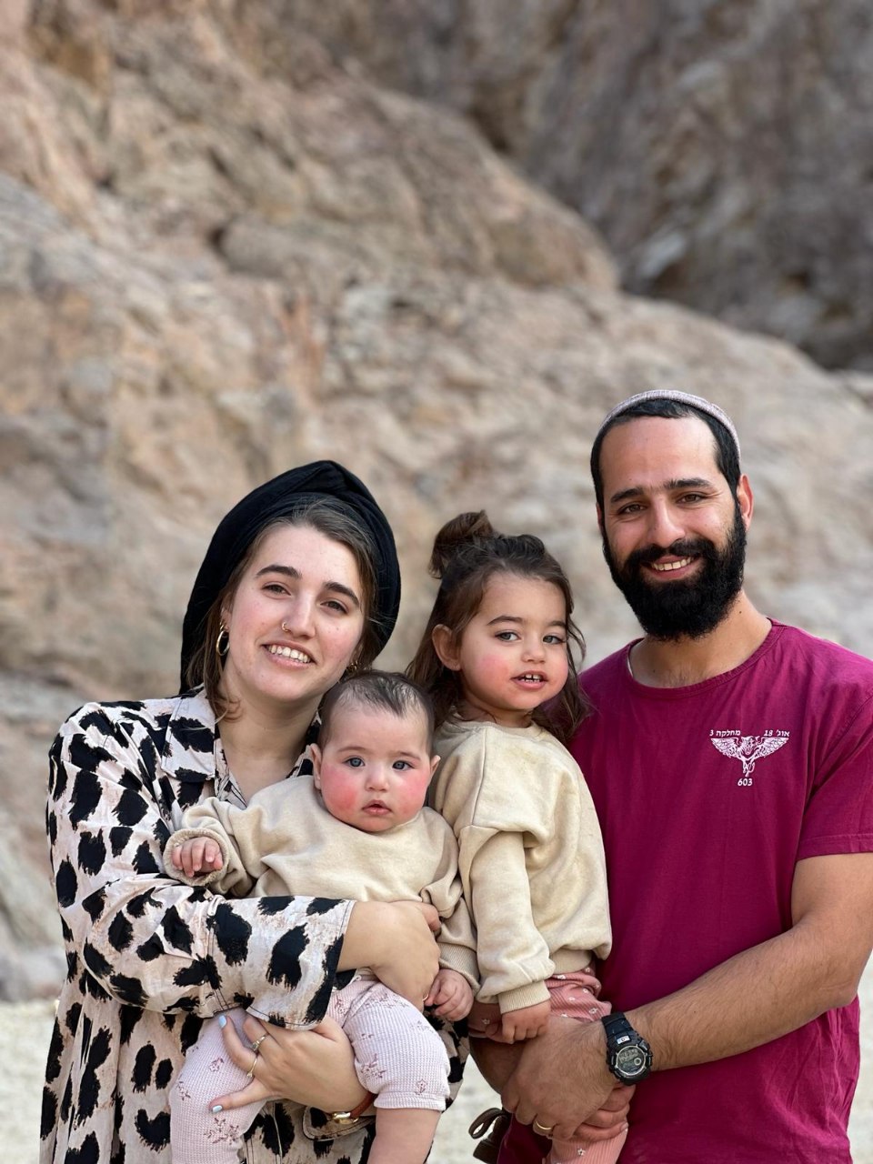 ידידיה אליהו ז"ל עם רעייתו מיתר וילדיהם