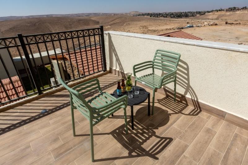 הנוף המדברי במלון רוקסון החדש בערד