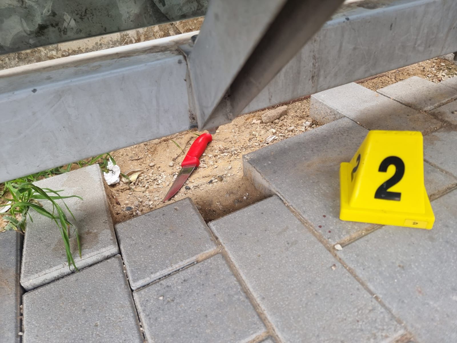 הסכין בזירה