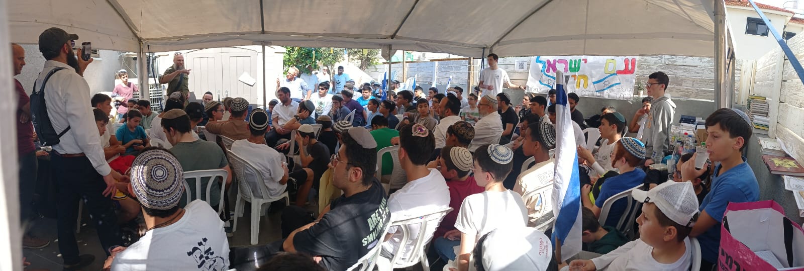 התלמידים בבית משפחת כחלון