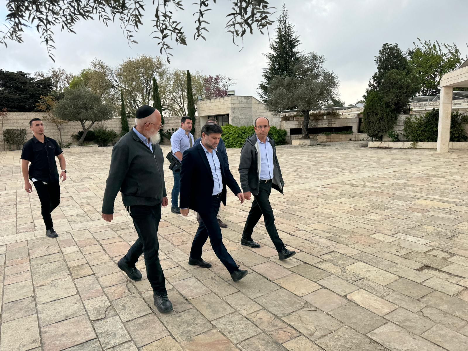 השר סמוטריץ' בישיבת הר עציון