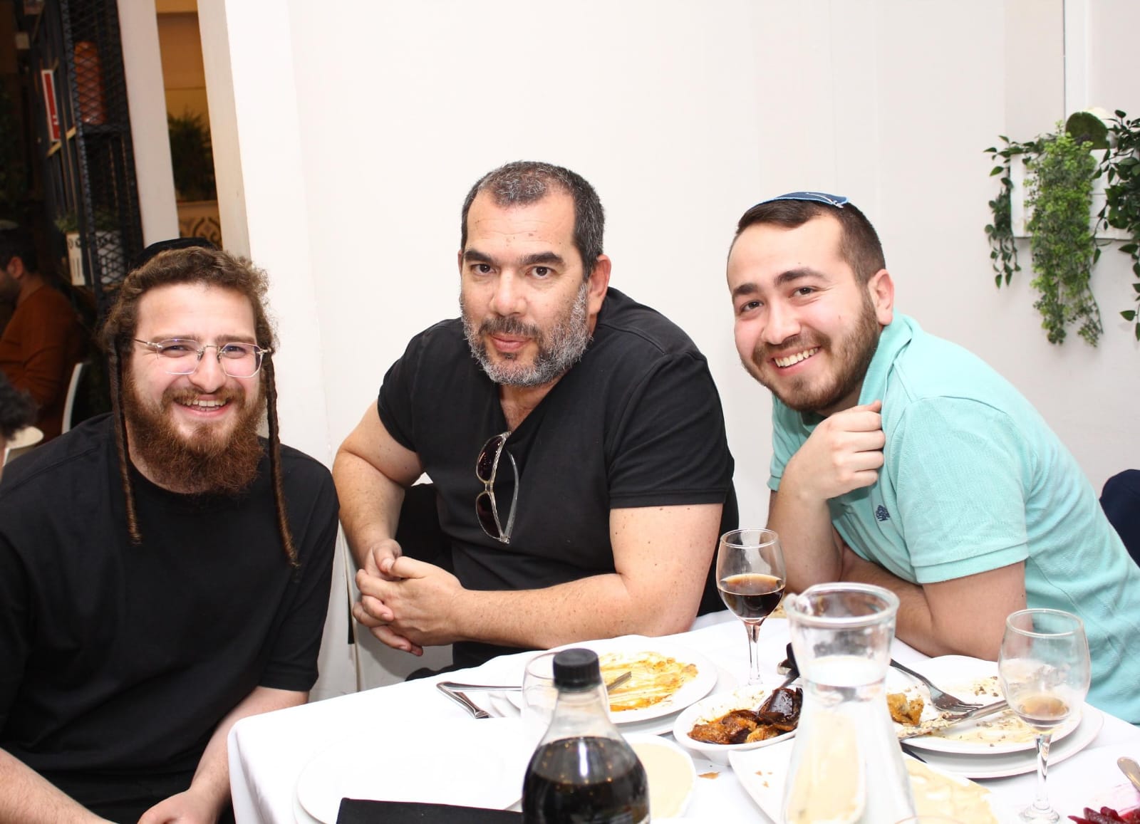 כהן, ססובר ואלבוים במסעדה