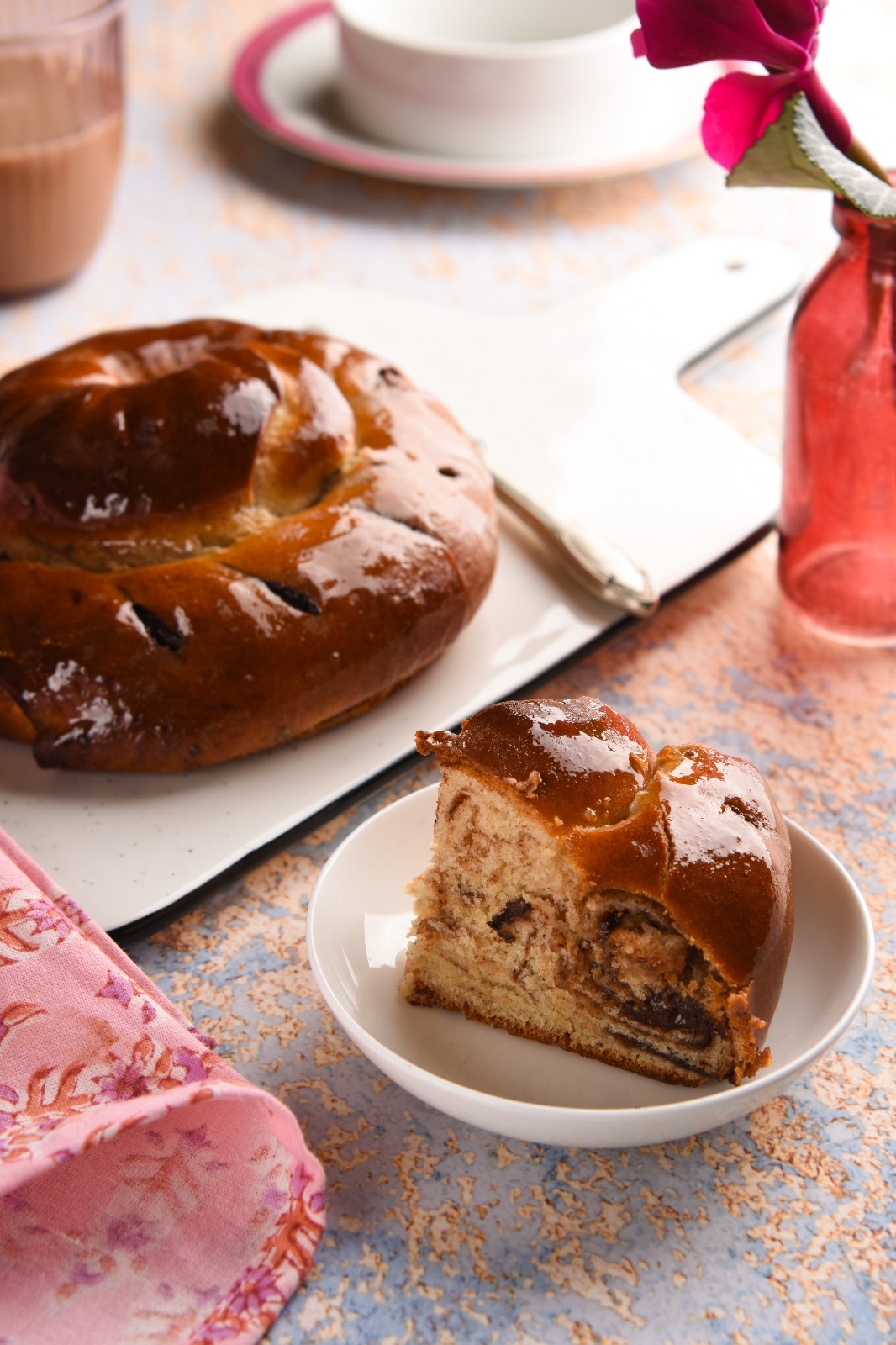 עוגת שמרים עסיסית במילוי נוגט