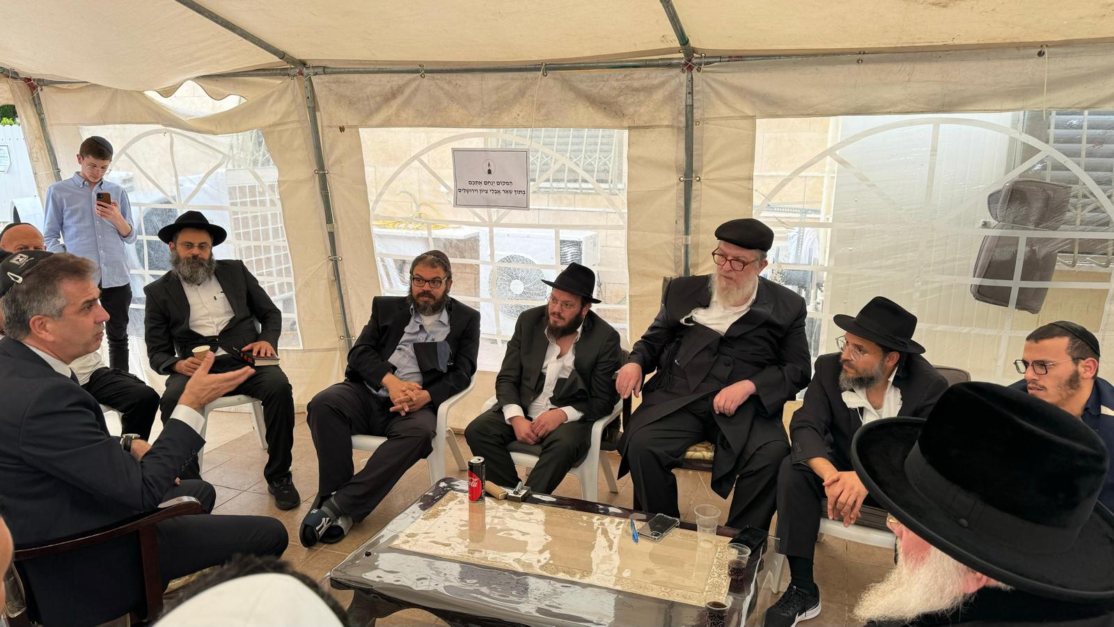 השר אלי כהן בניחום האבלים