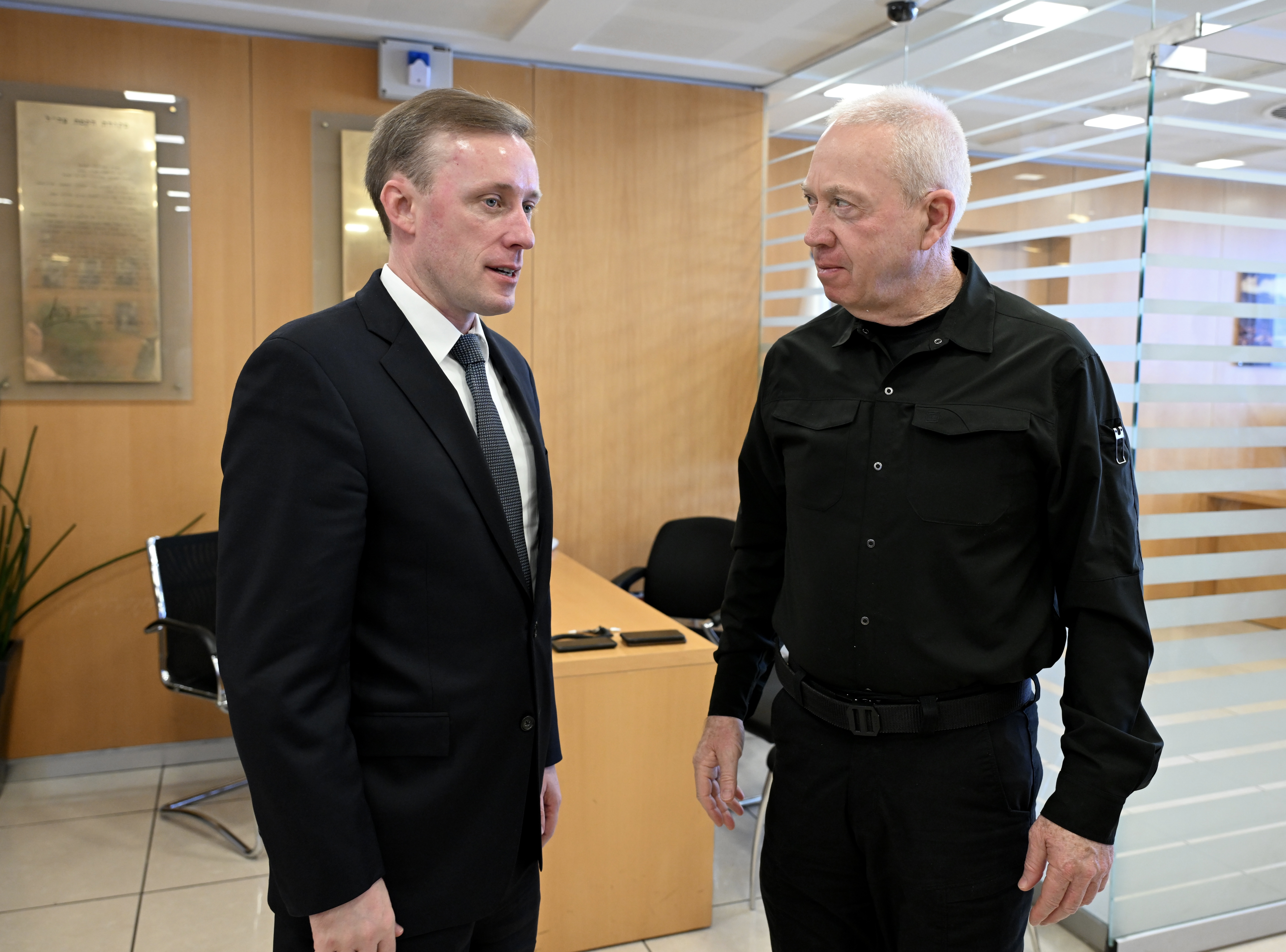 סאליבן וגלנט, הבוקר 