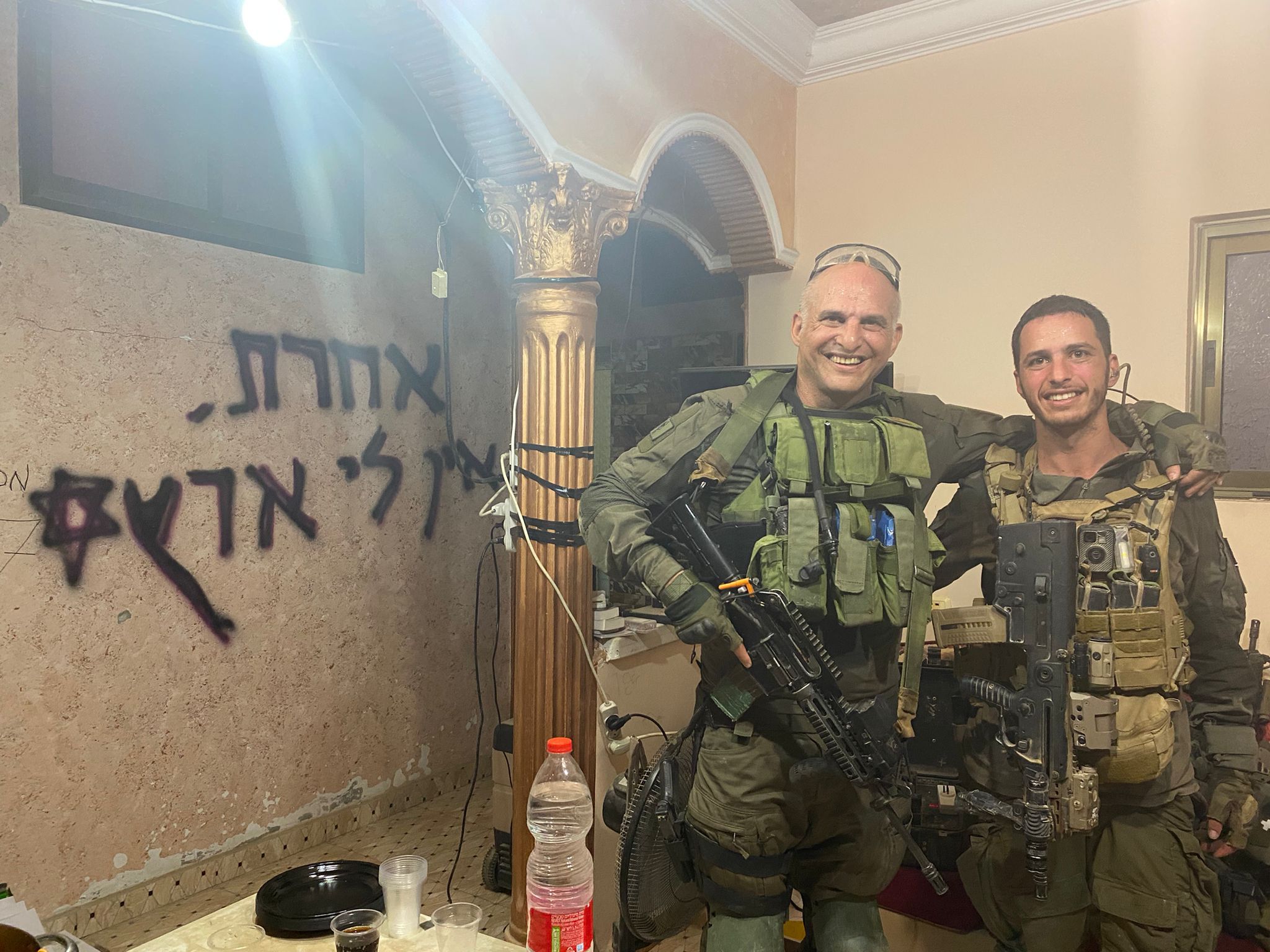 אליהו ליבמן עם בנו 