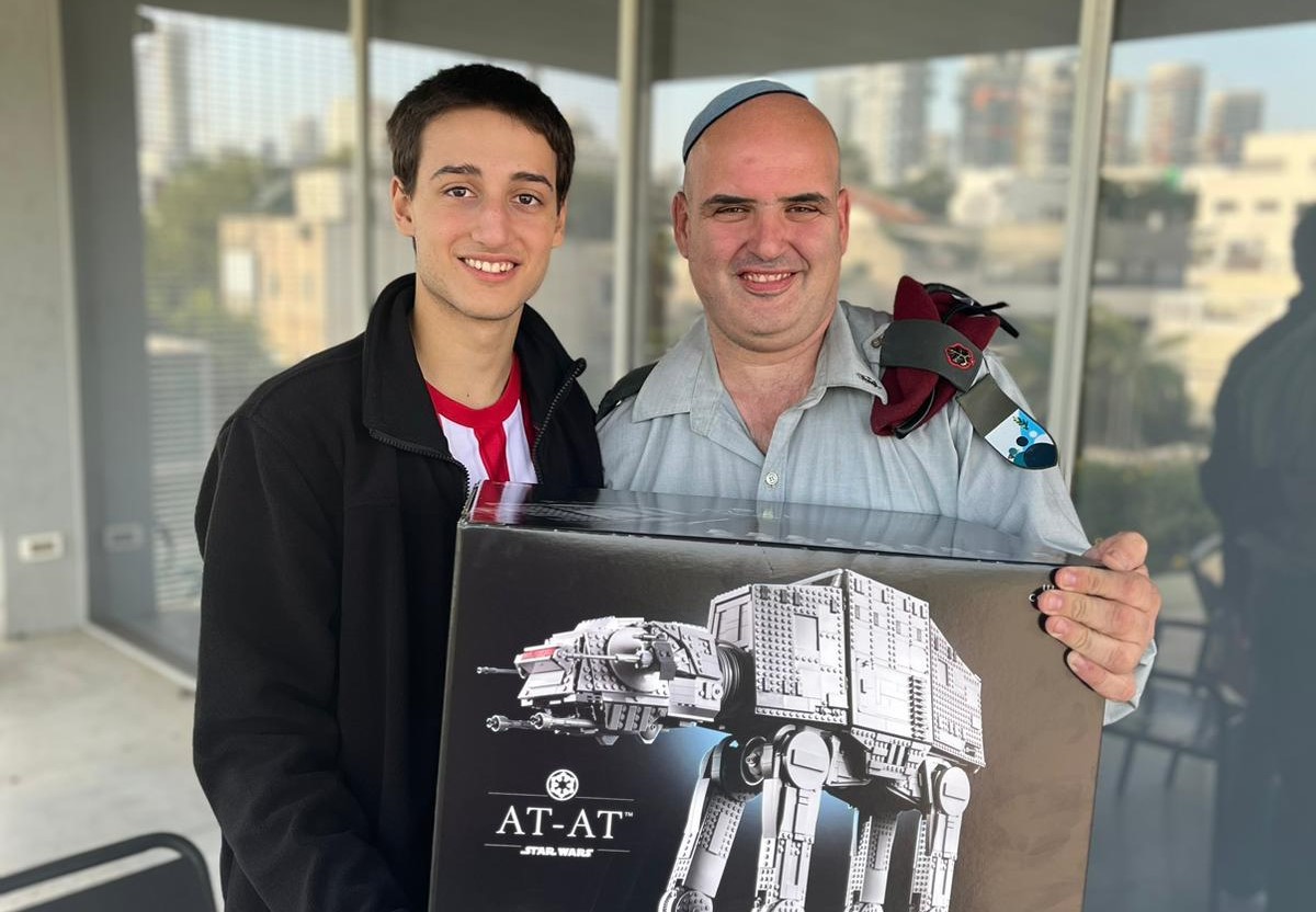 עם ליאם אור