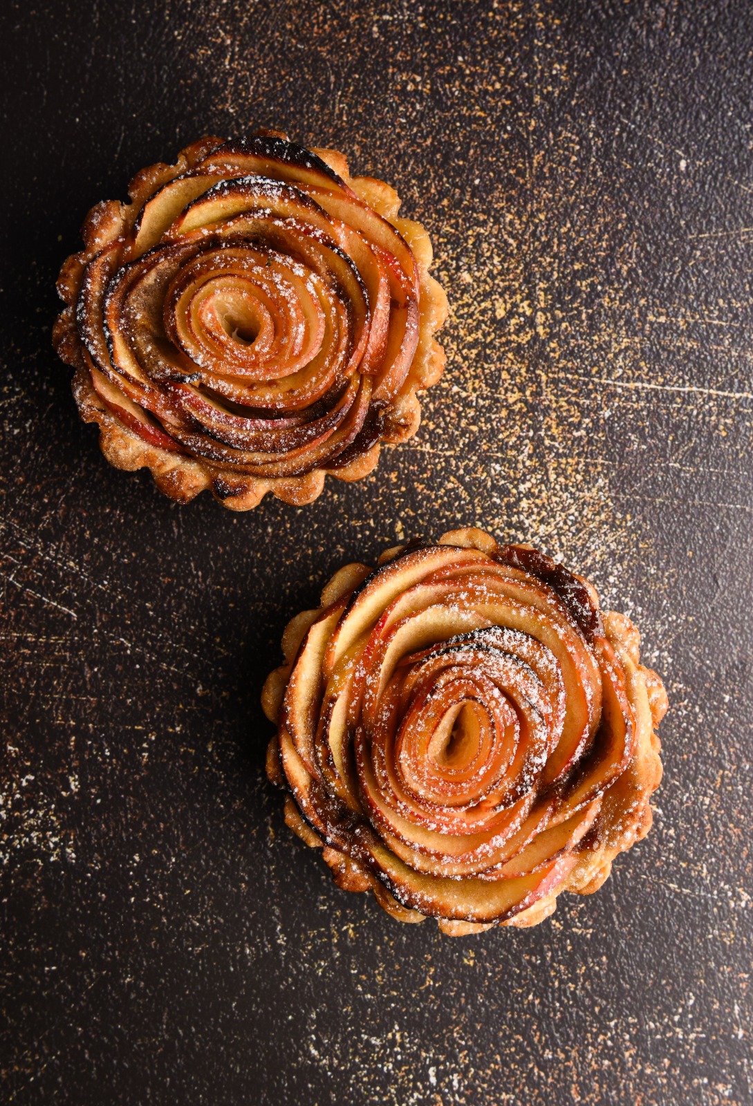 פאי תפוחי עץ וריבת חלב 