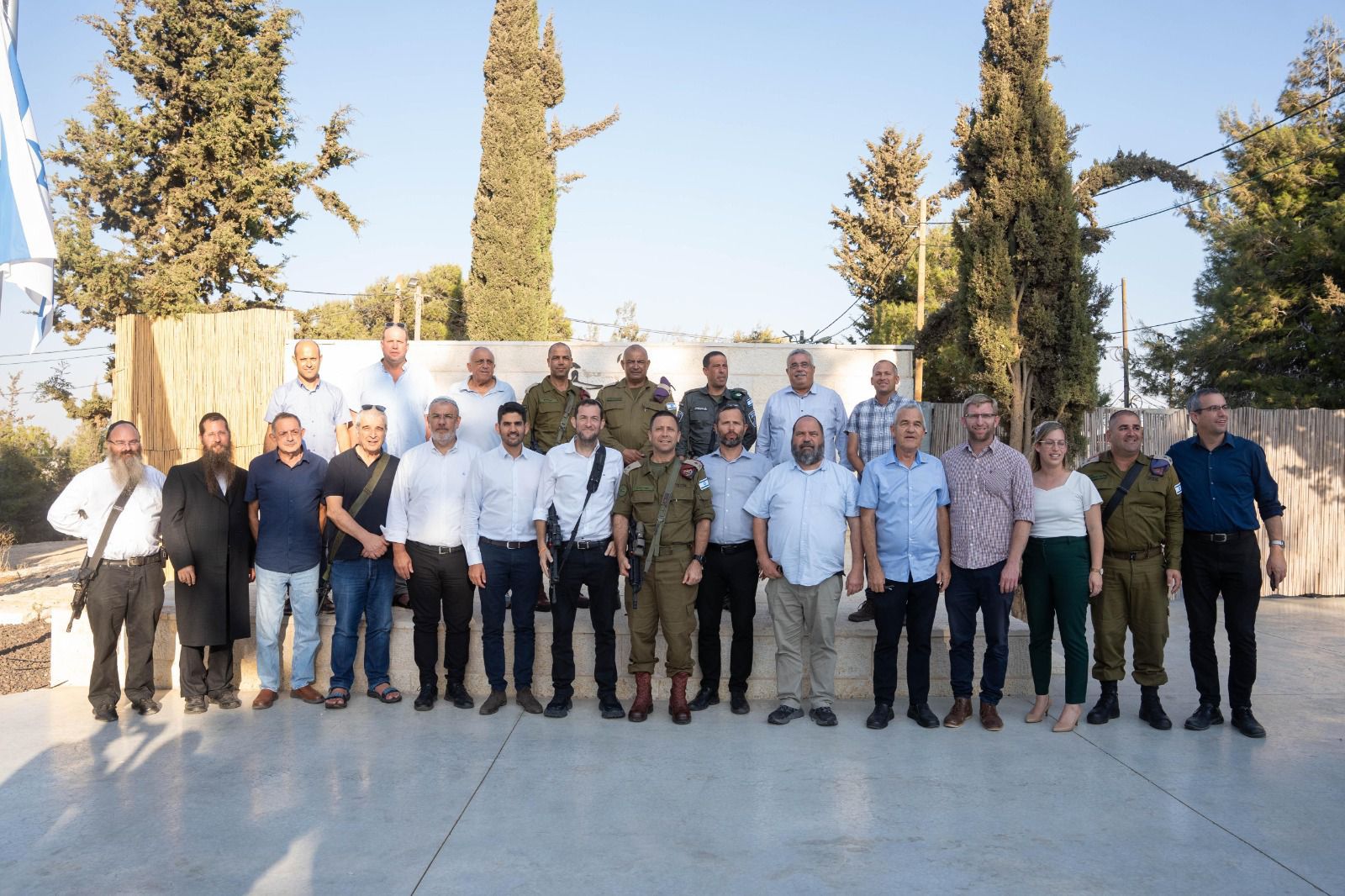 בלוט עם ראשי הרשויות