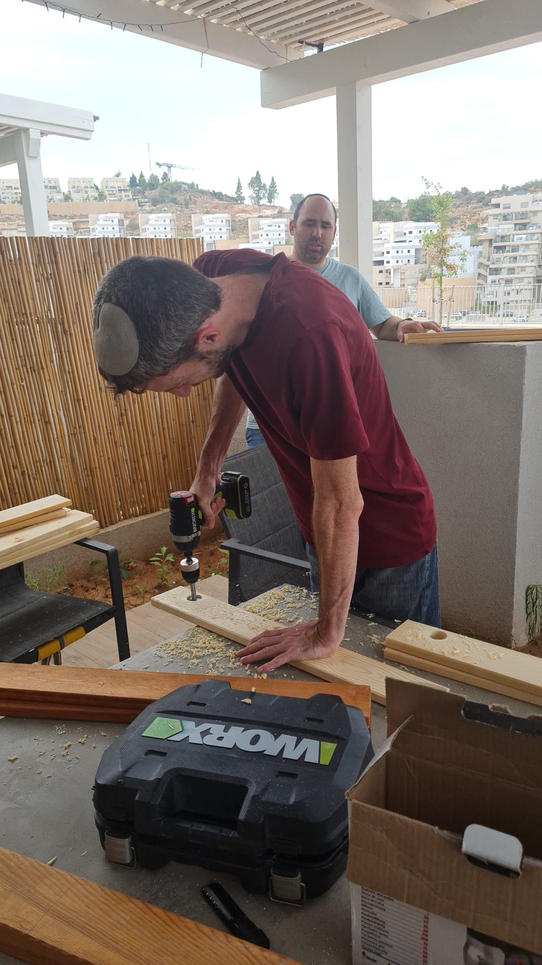 יאיר יעקבי יחד עם ילובסקי שכנו