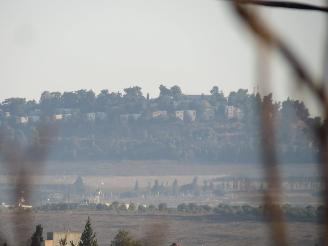 מנרה, הושט היד וגע בה