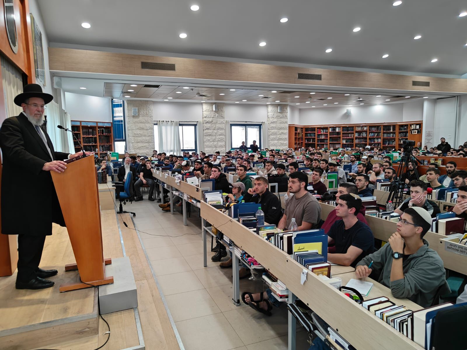 הרב בר בשיעור