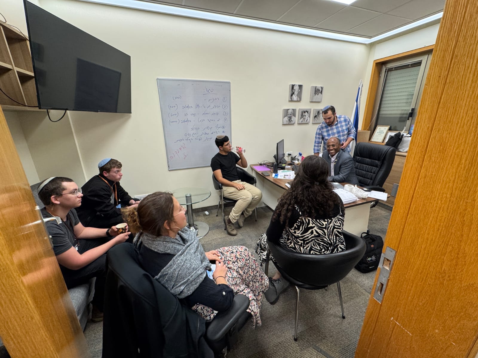 הפעילים עם ח"כ סולומון