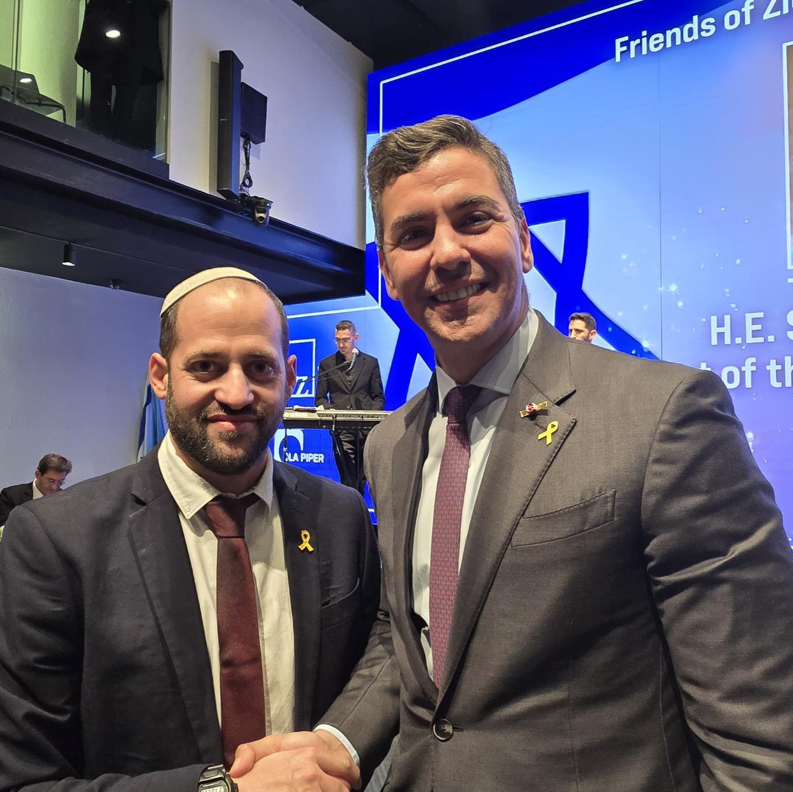 בן ציון עם הנשיא פניה