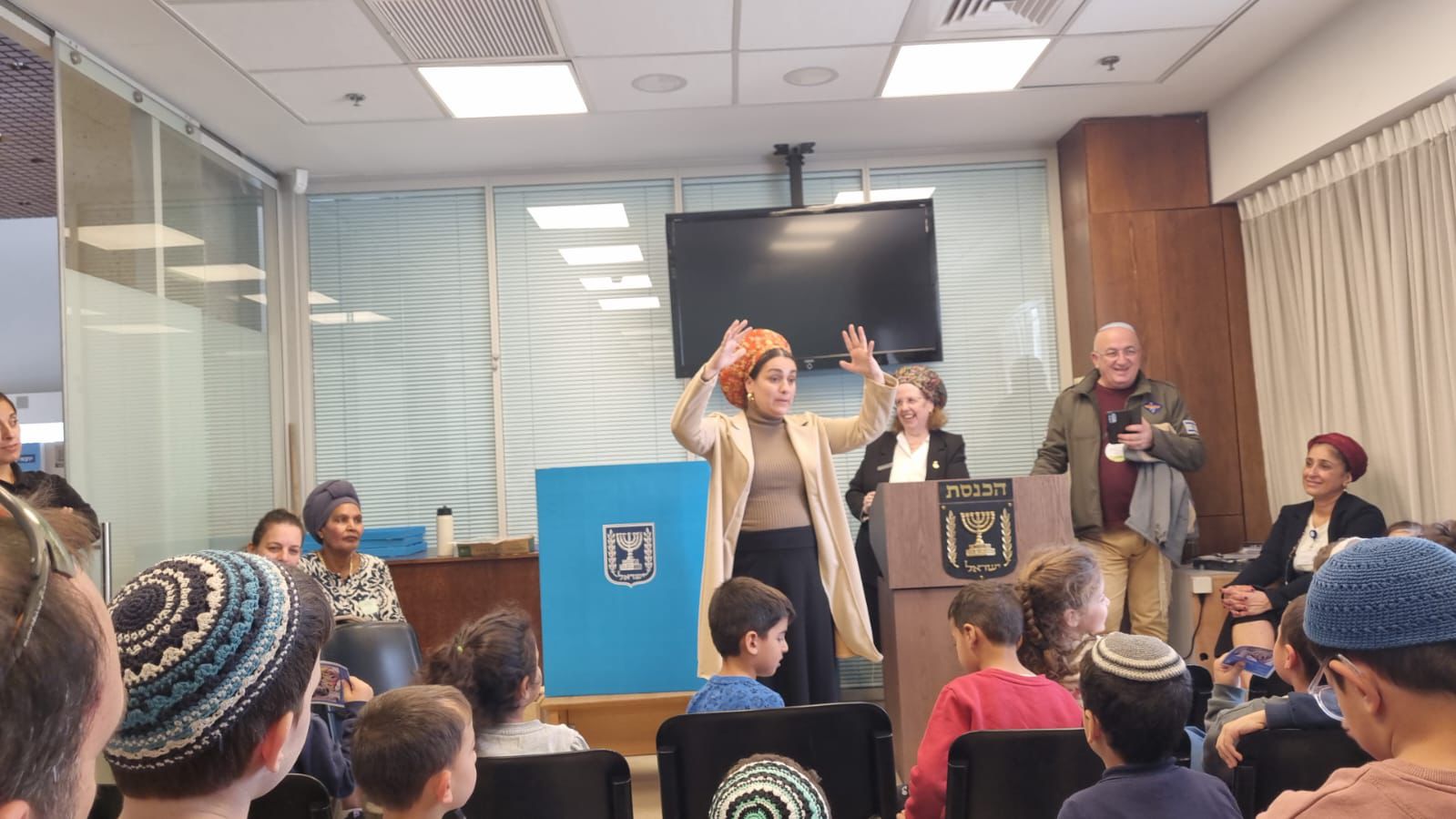 סון הר מלך עם ילדי קדומים