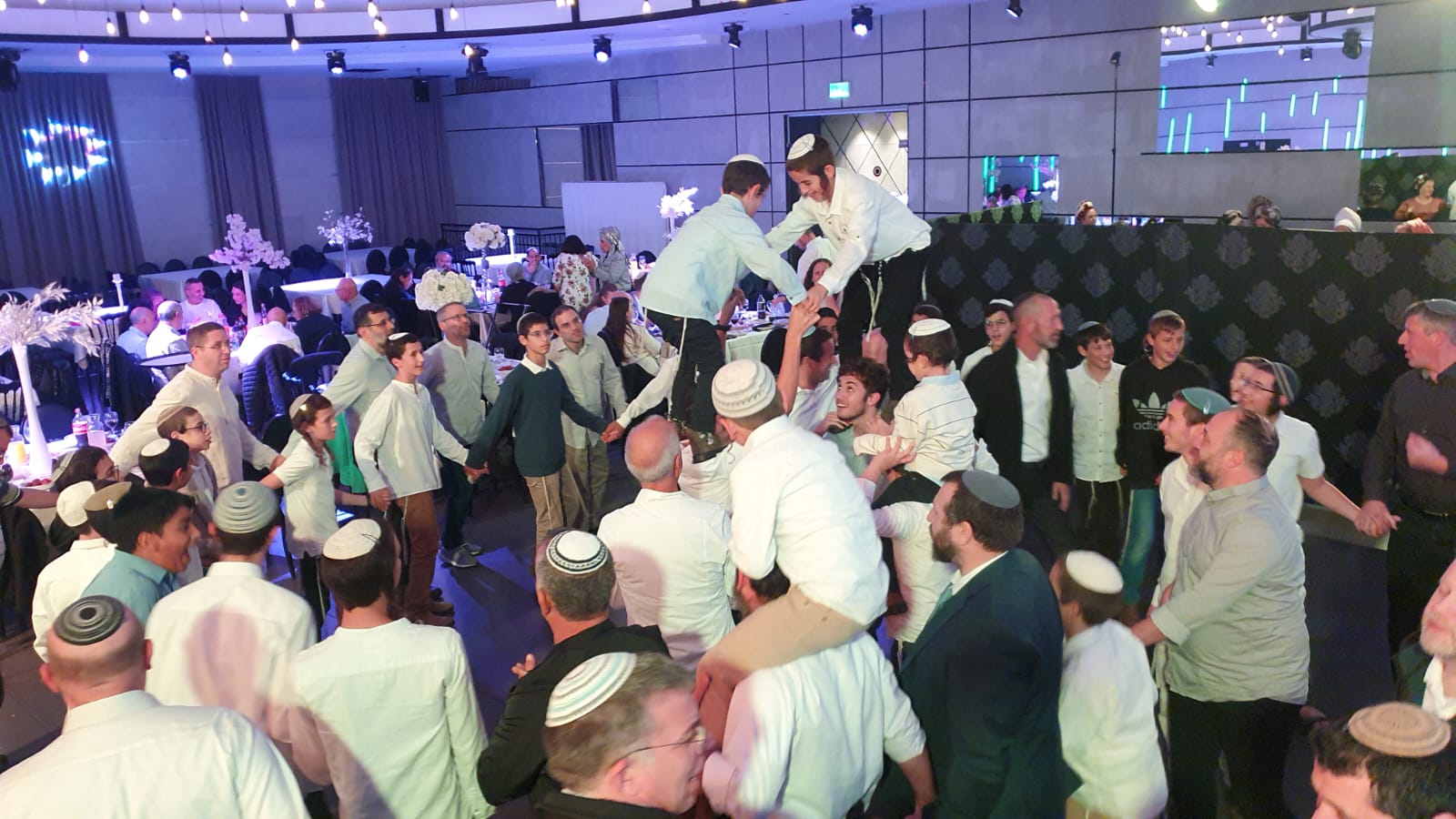 בר המצווה של משפחת איזק