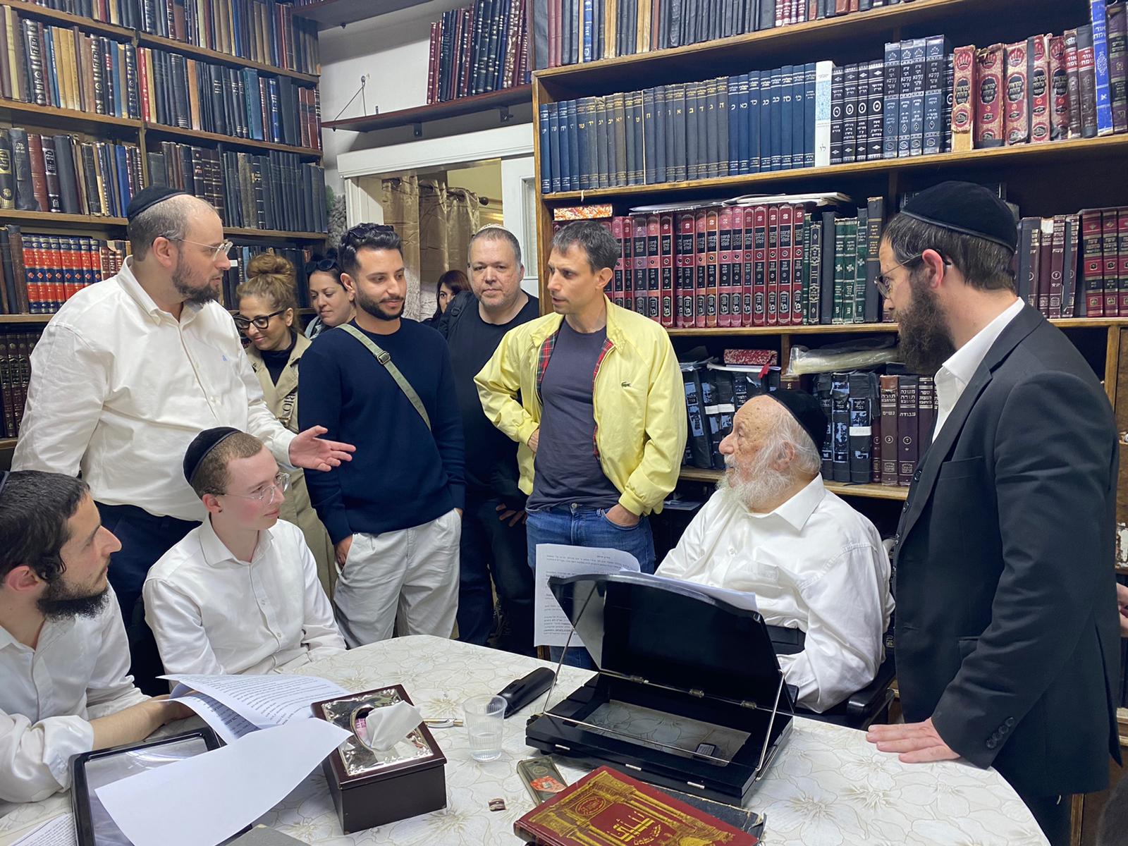 בכירי ידיעות אחרונות עם ישראל כהן