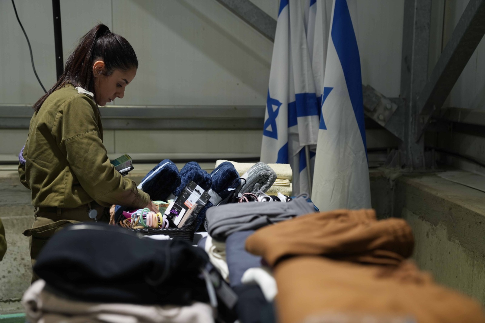 בצה"ל מכינים ערכות חטופים שיחזרו