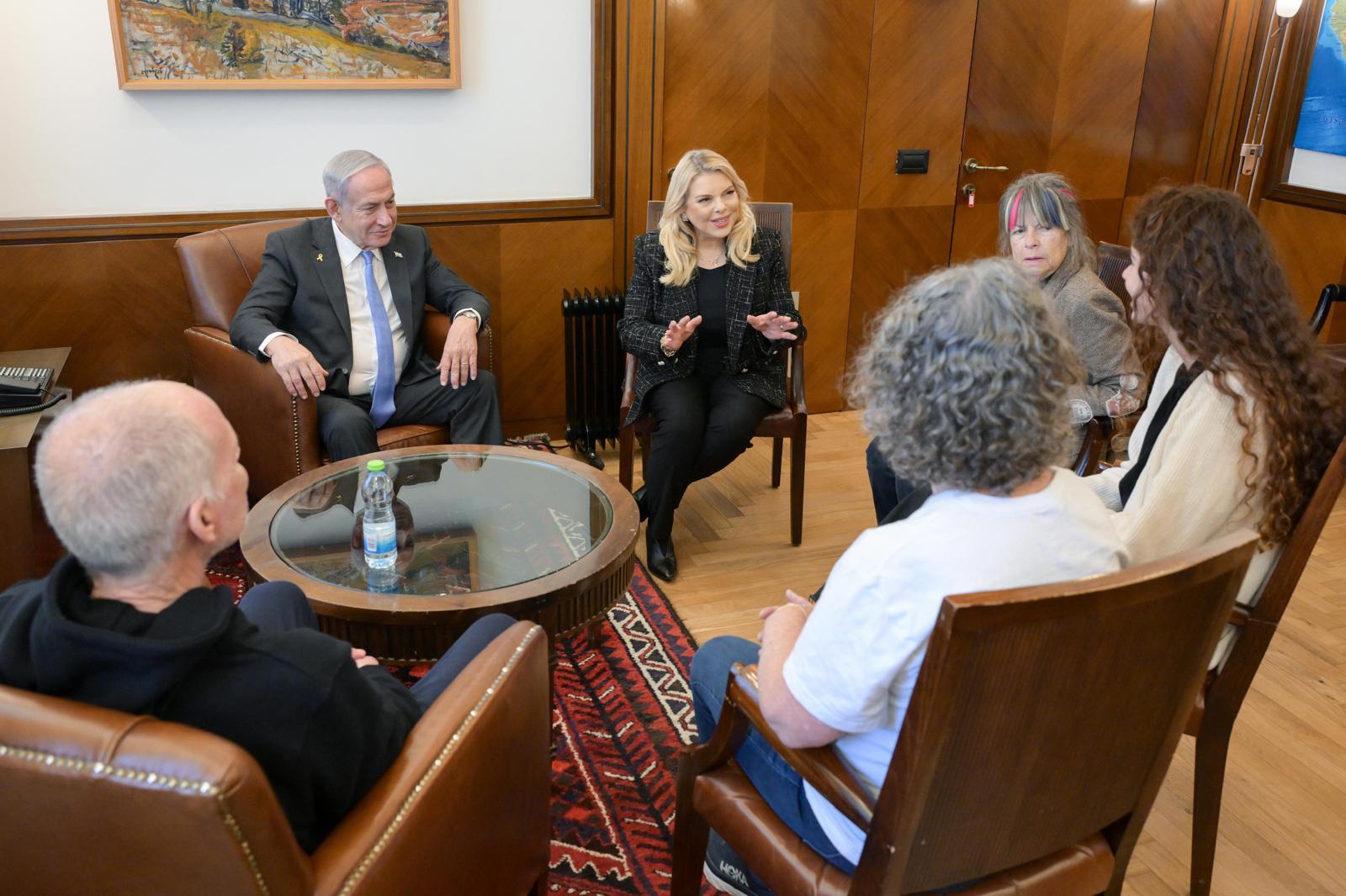 בנימין ושרה נתניהו נפגשים עם קית' ואביבה סיגל