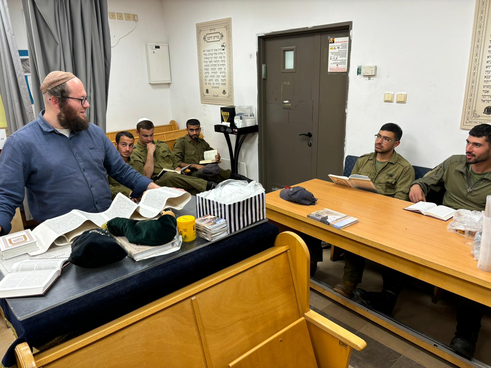 קריאת המגילה