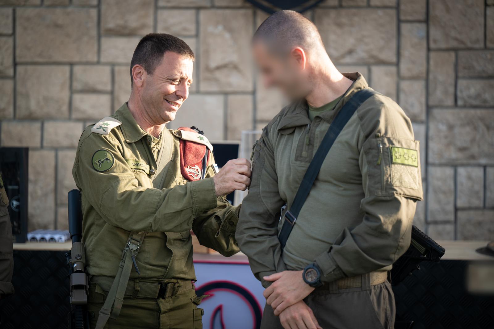 בלוט עם ש', מפקד הקומנדו הנכנס