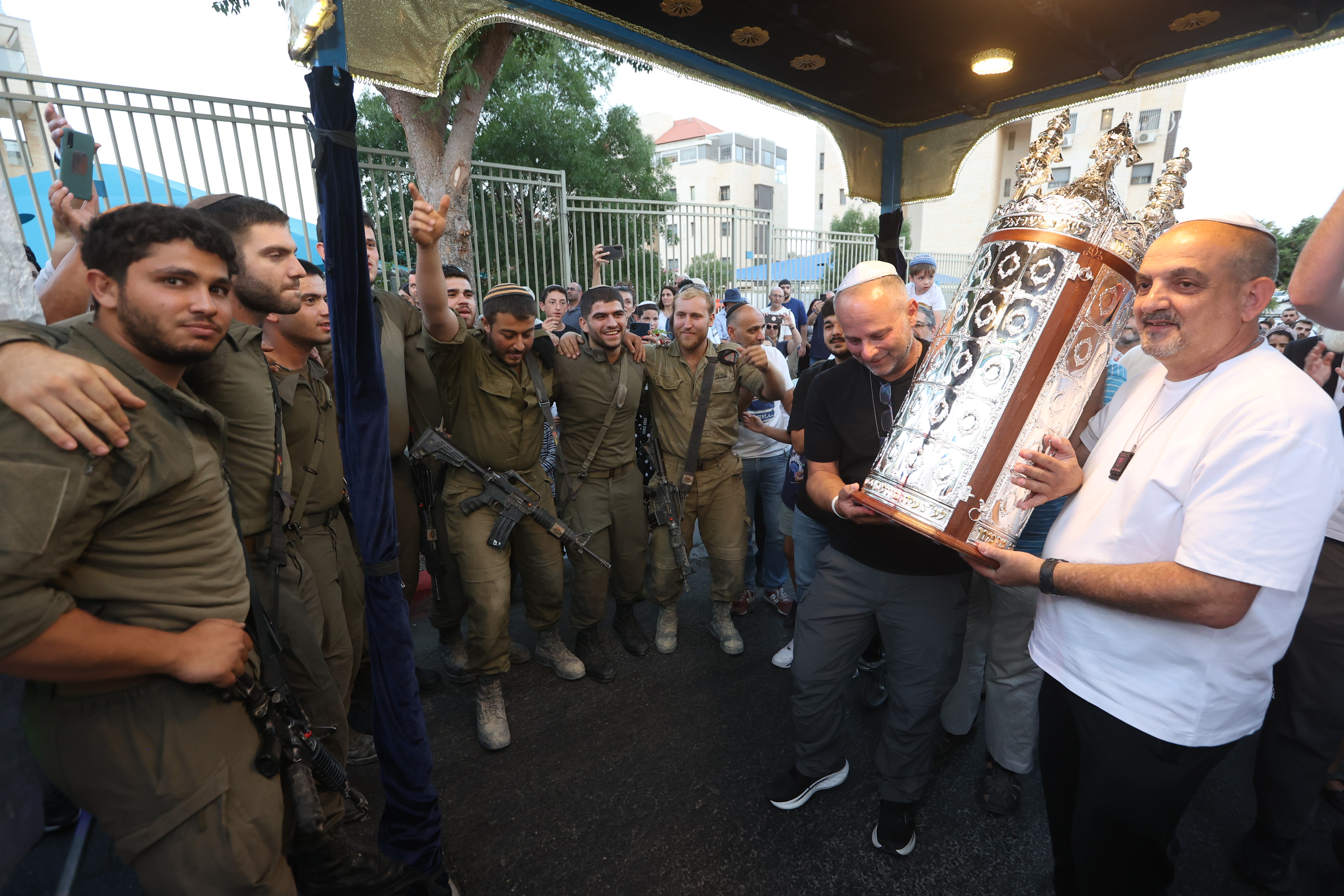 הורי החיילים הי"ד והפלוגה