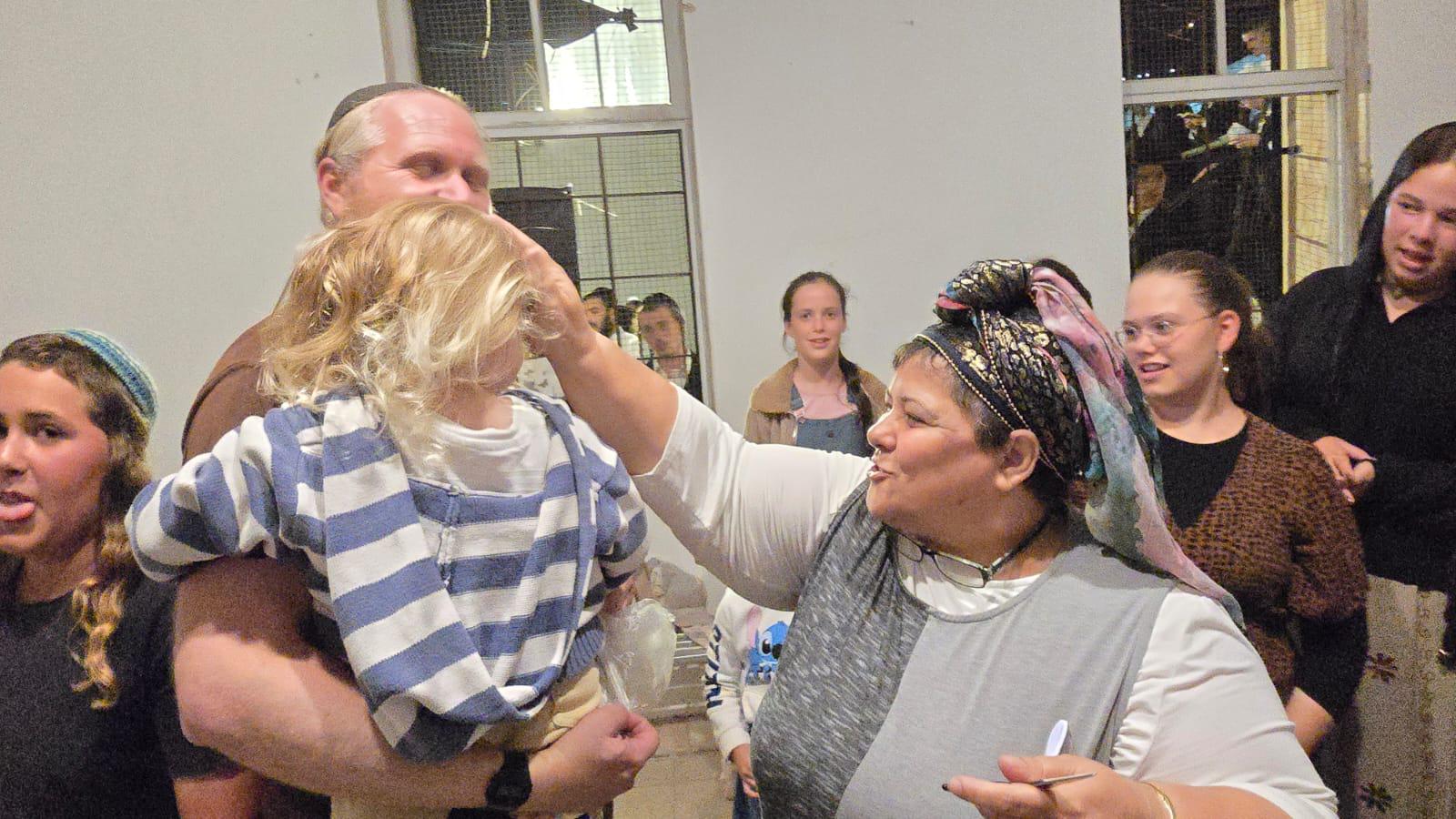 שמחת החלאקה בקבר יוסף 