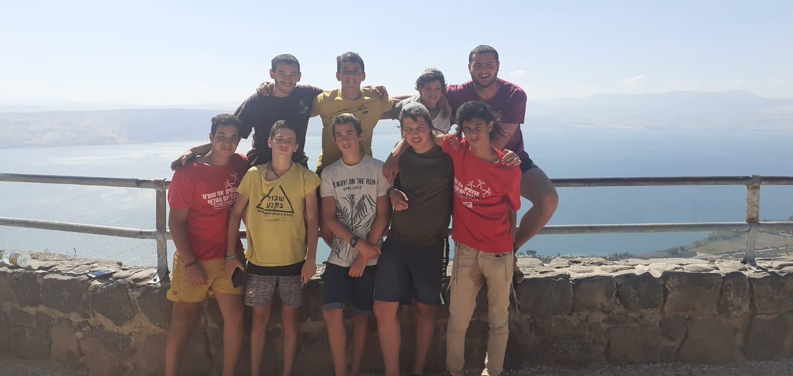 שילה ז''ל בטיול עם חניכים מהעמותה