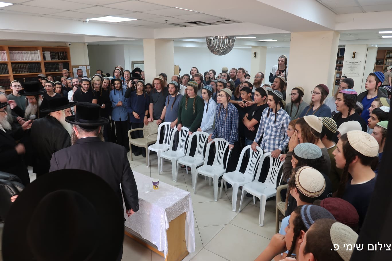 האדמו"ר מצאנז בישיבת נחלת ישראל