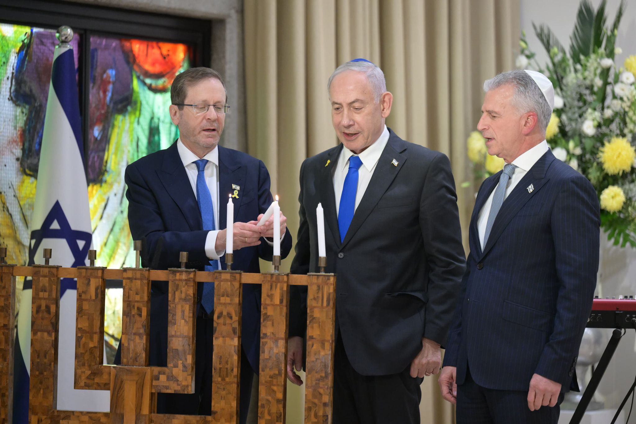 ברנע, נתניהו והרצוג מדליקים חנוכייה