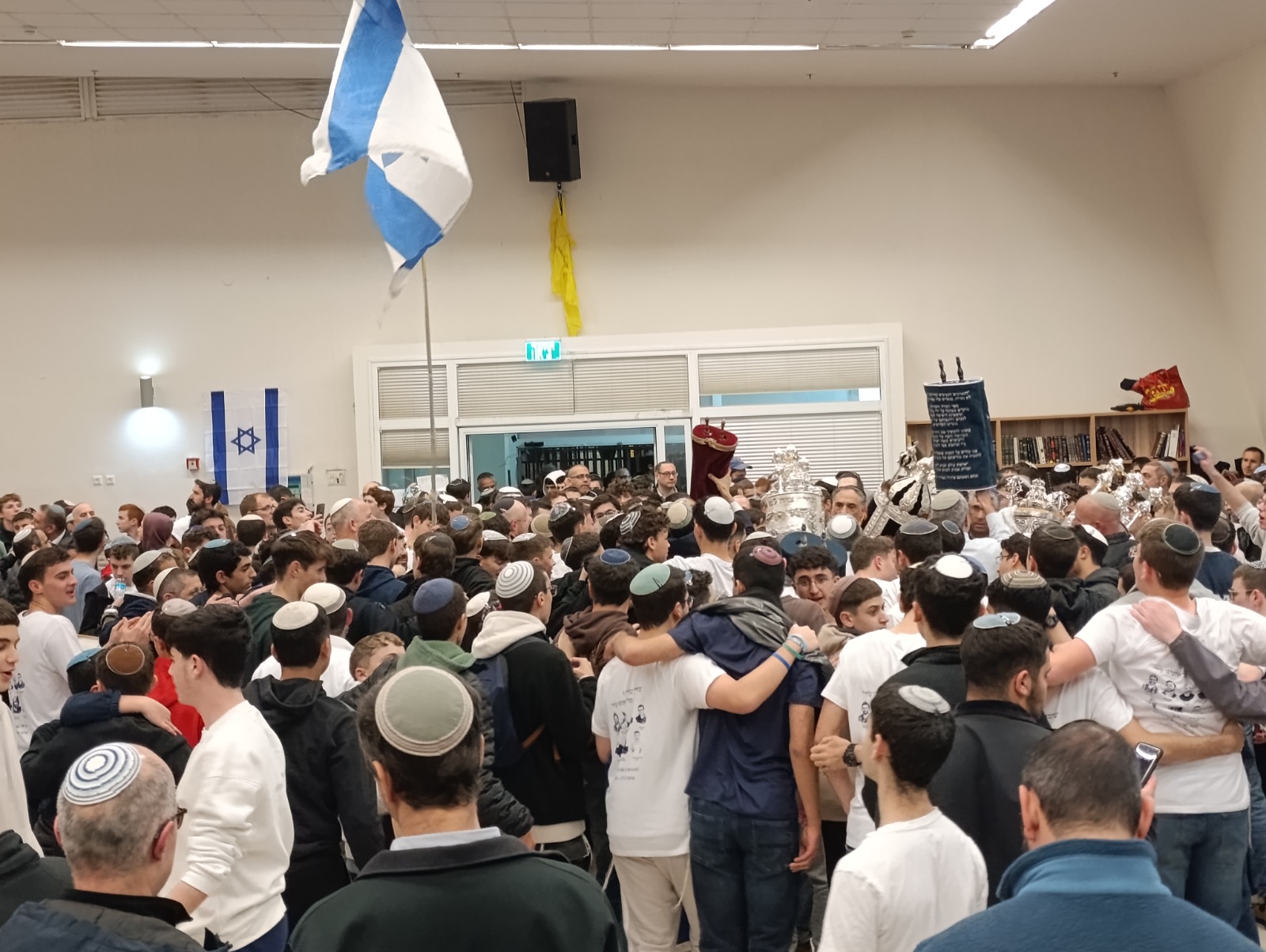 הכנסת ספר התורה