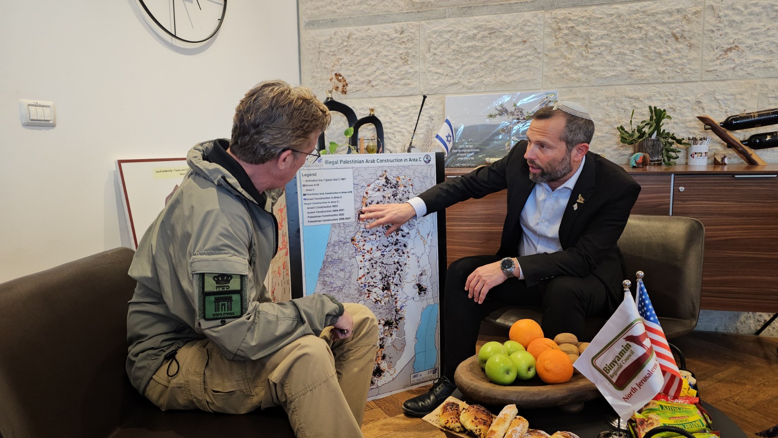 גנץ עם אנדי אוגלס