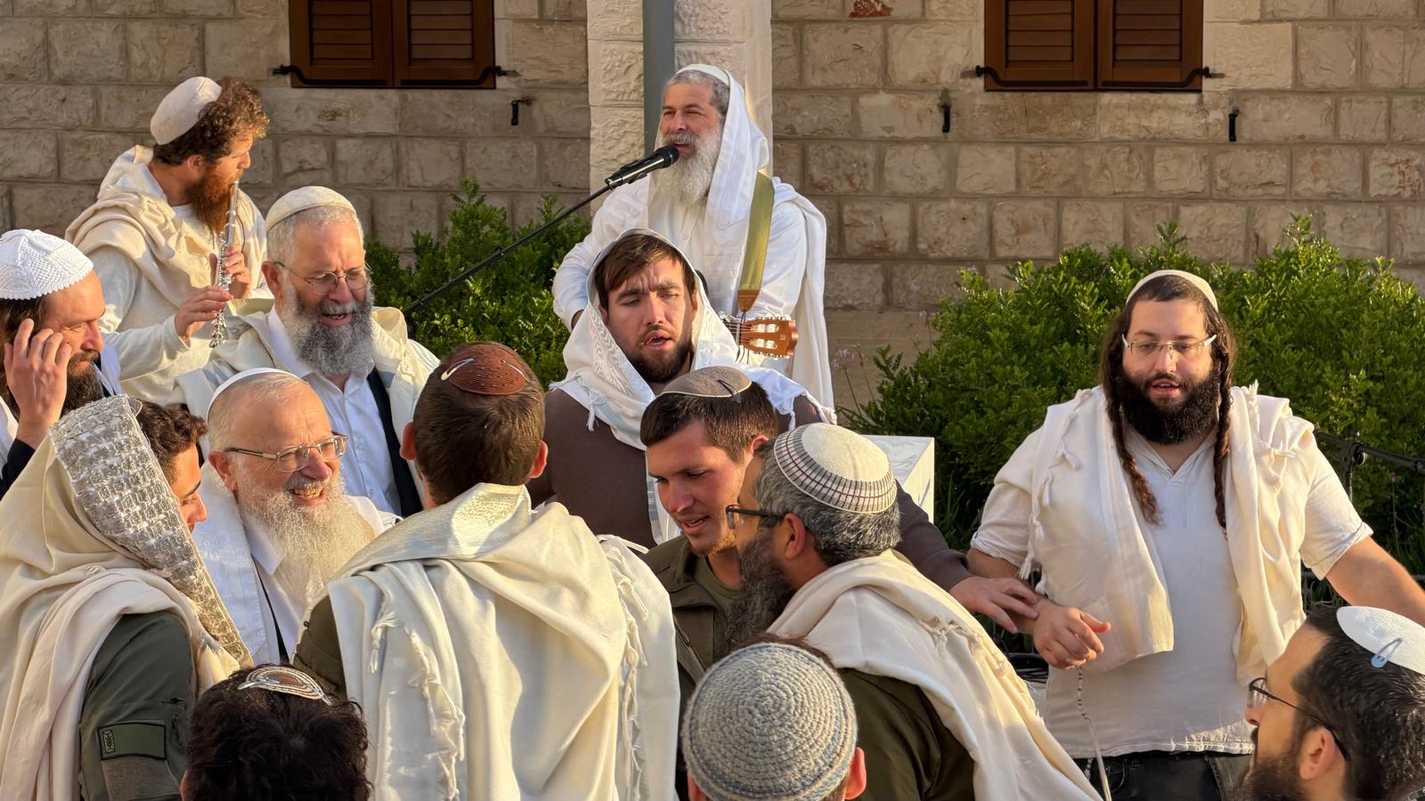 תפילת ההלל החגיגית בצפת