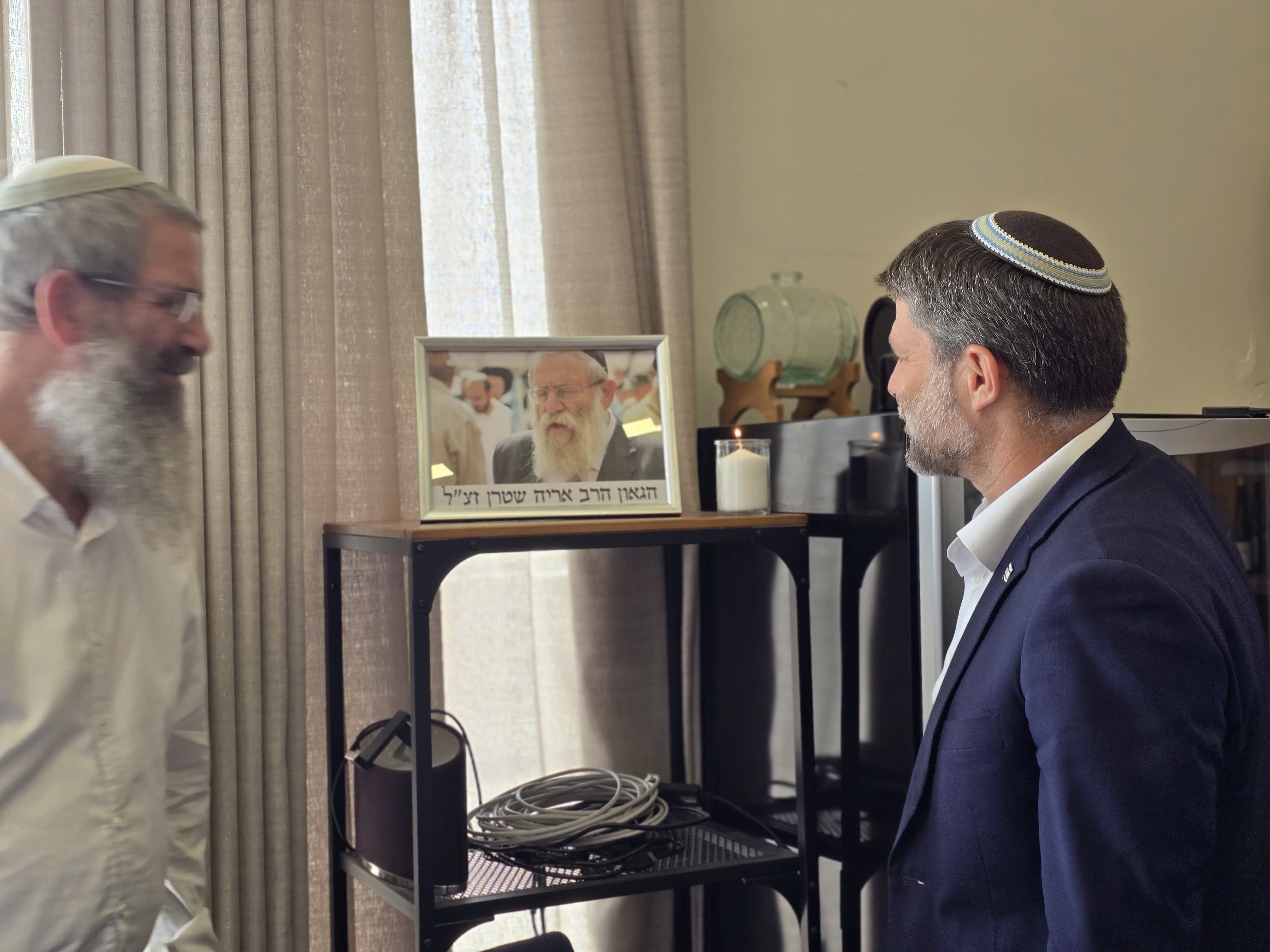 סמוטריץ' מדליק נר