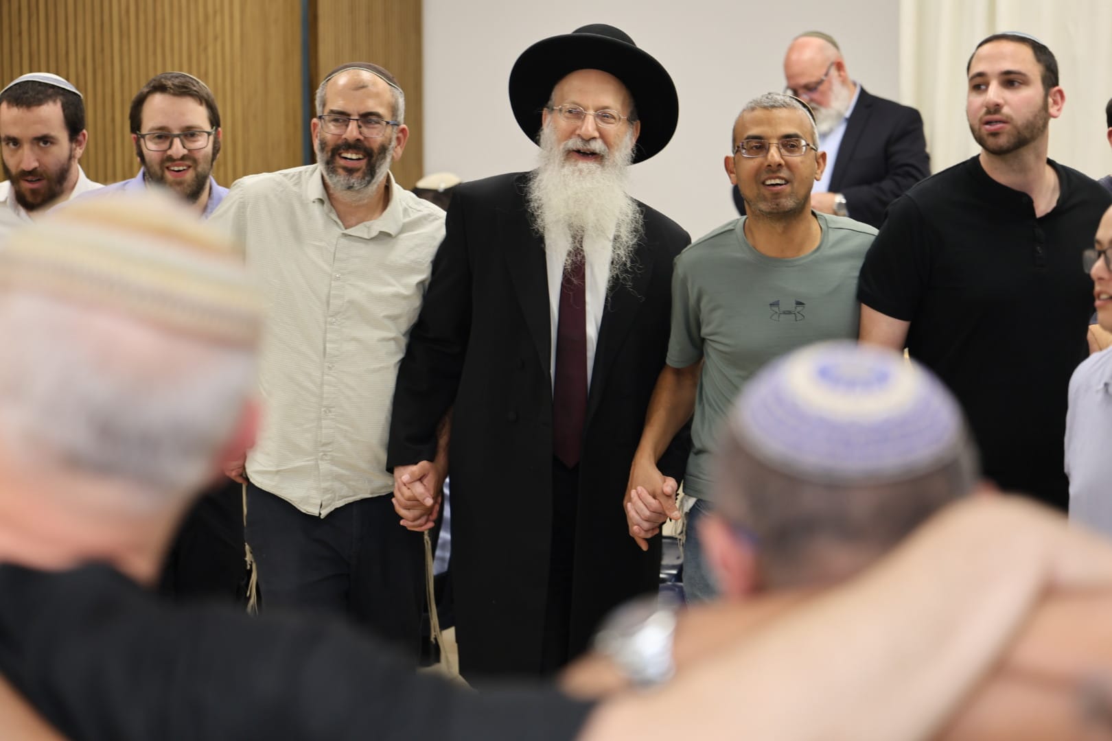 ריקודים בהשקת הספר
