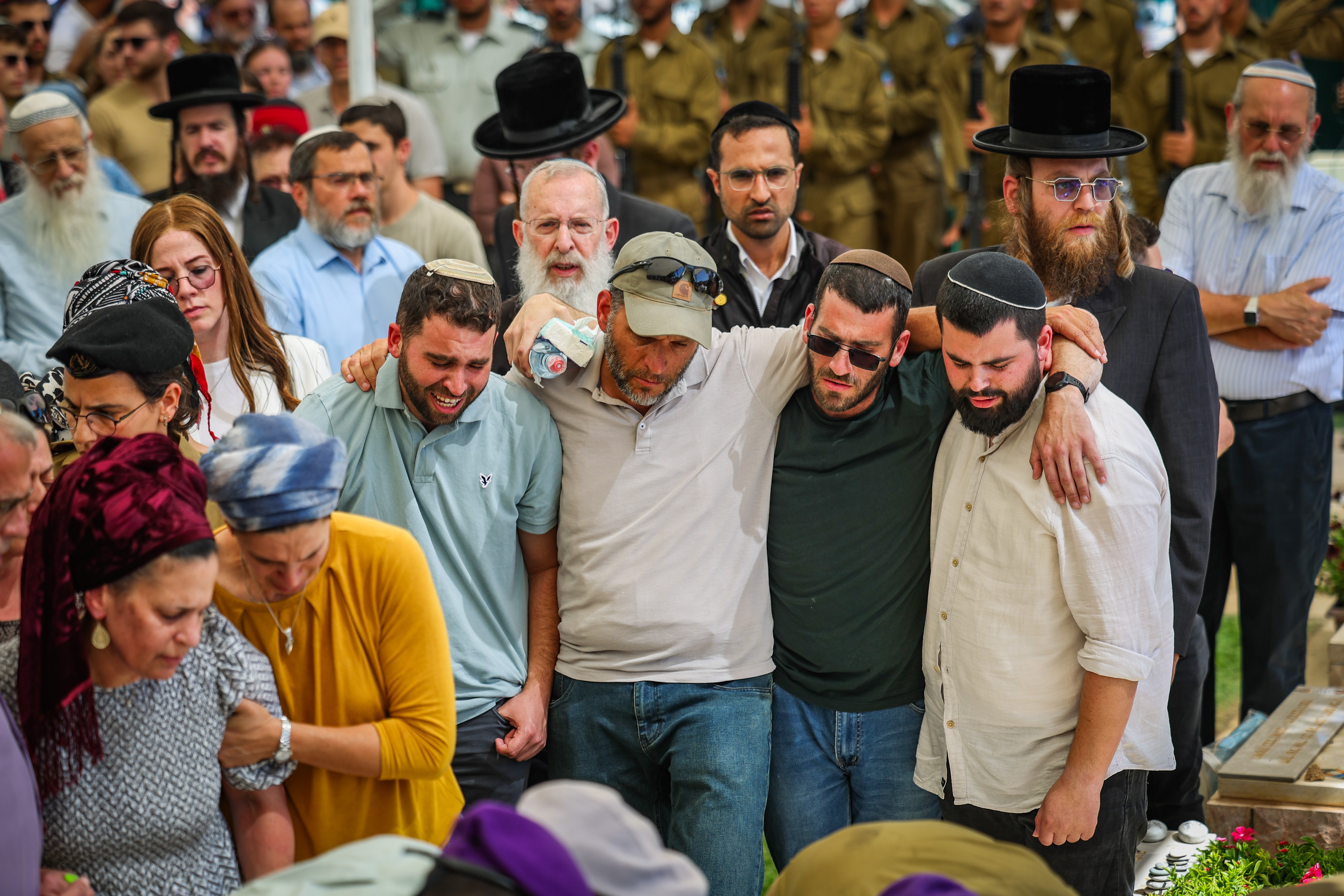 אהד יערי הובא למנוחות