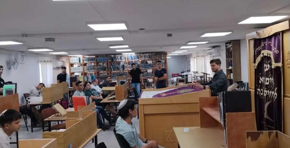 הרב גלעד אורבך פותח את חודש אלול במכינה הישיבתית החדשה בשדמות מחולה