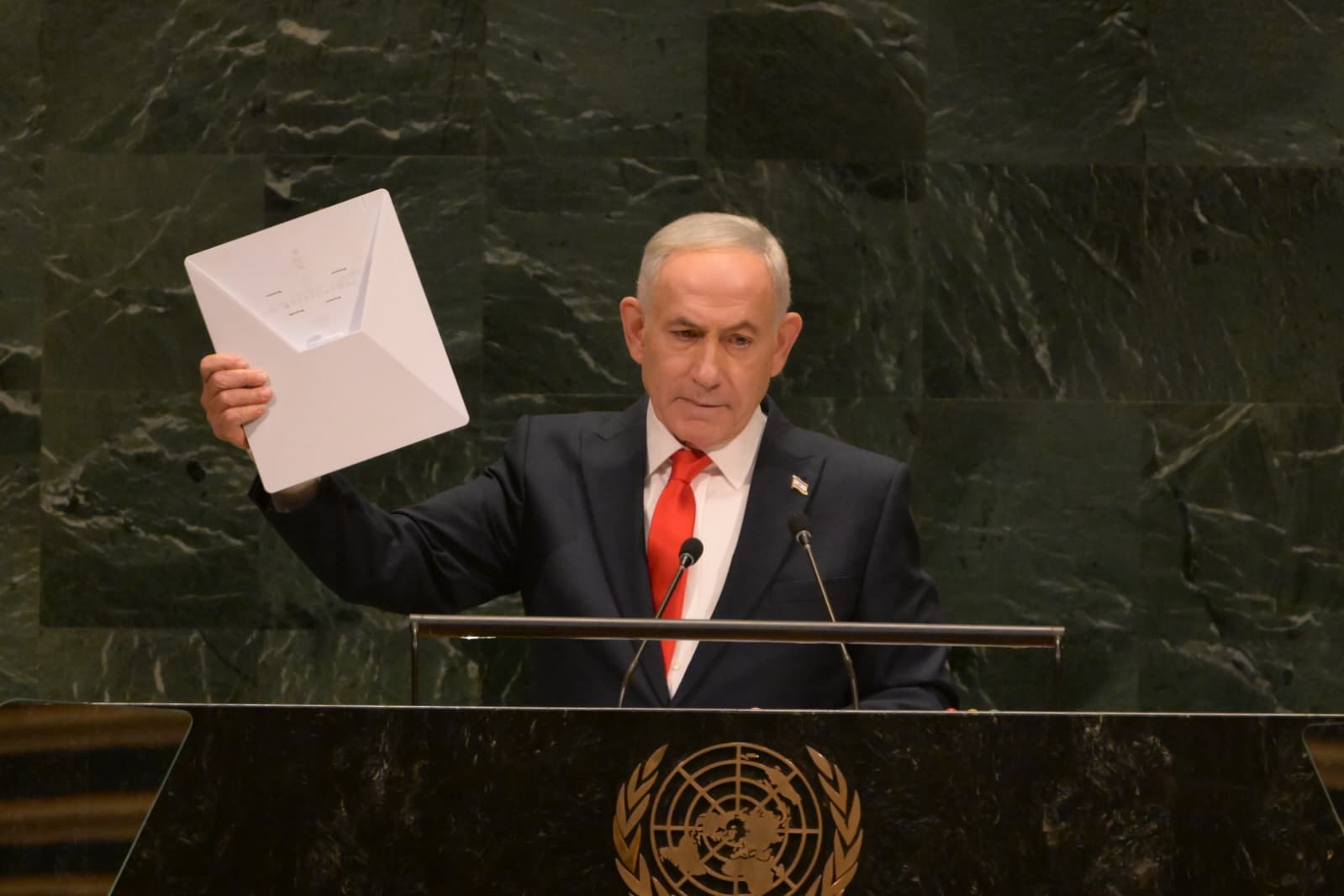 נתניהו בעצרת האו"ם עם מכשיר הסטארלינק