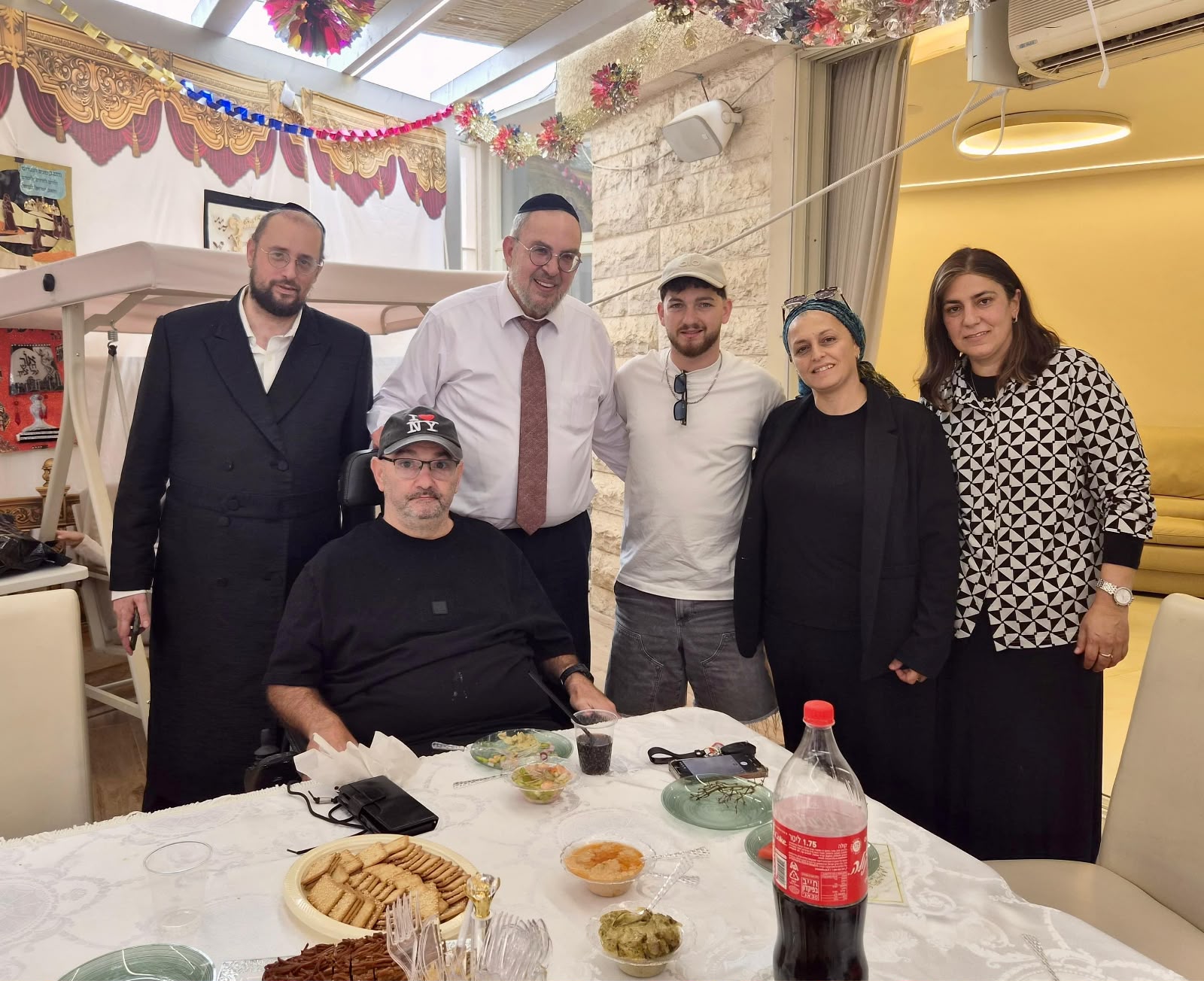 בצילום לאחר המפגש
