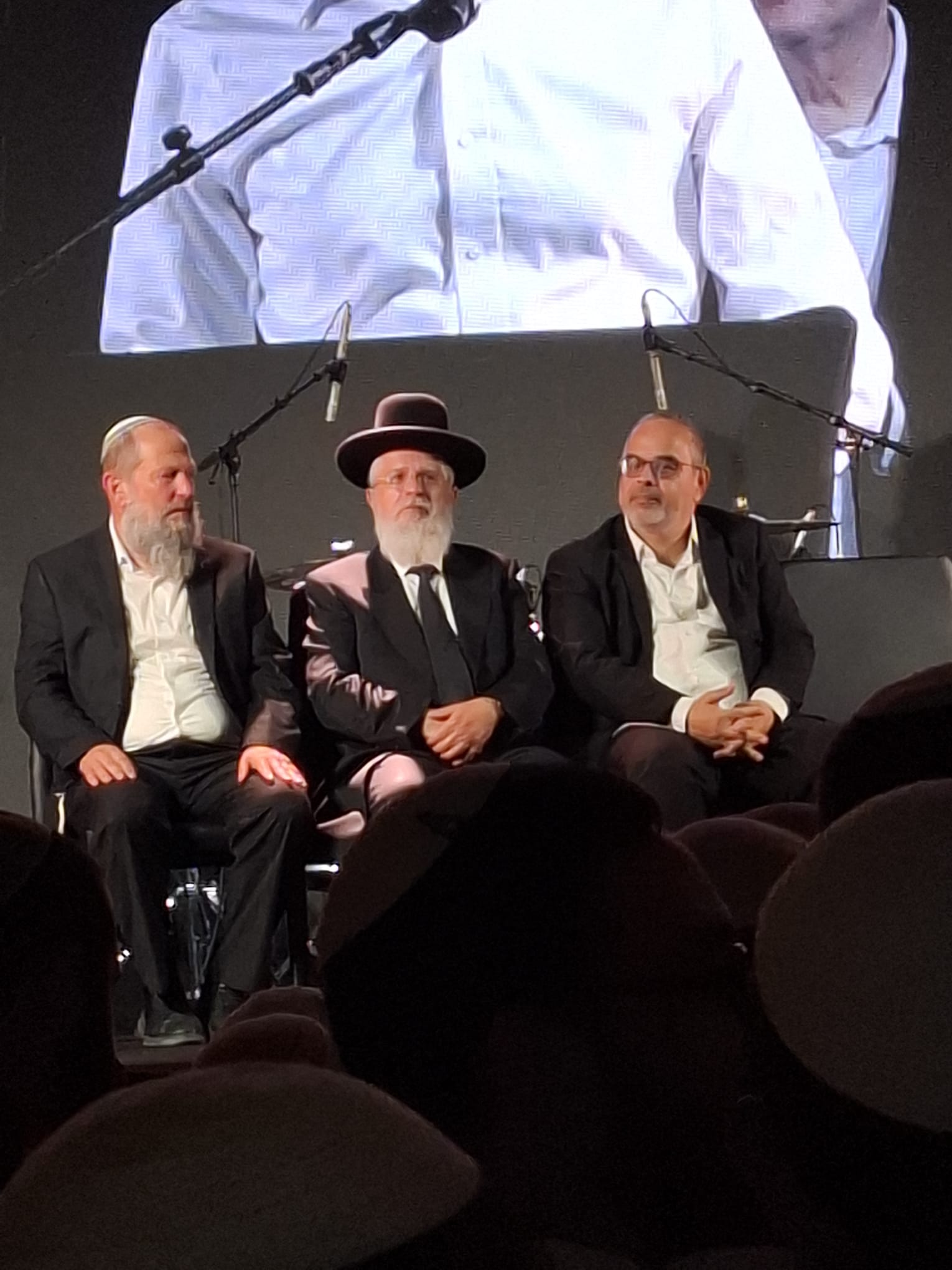הרב גנץ והרב זבדיה כהן בהקפות בתל אביב