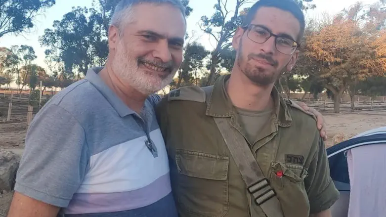 דוד פיש עם בנו איתן הי"ד 