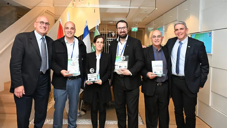 מקבלי הפרסים 