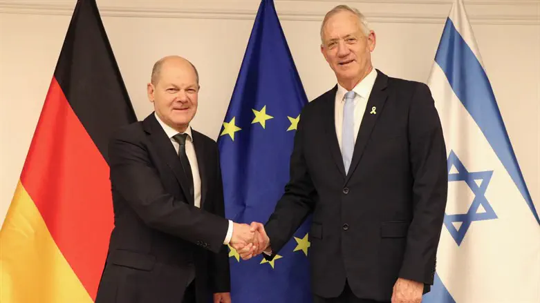 השר בני גנץ וקנצלר גרמניה אולף שולץ