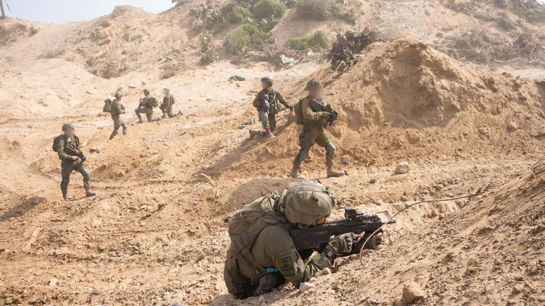 Боевики в действии в секторе Газа