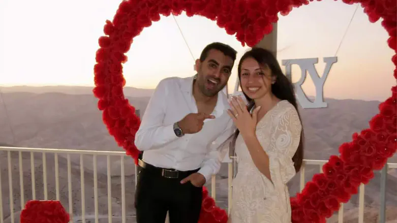 שקולניק בהצעת נישואין