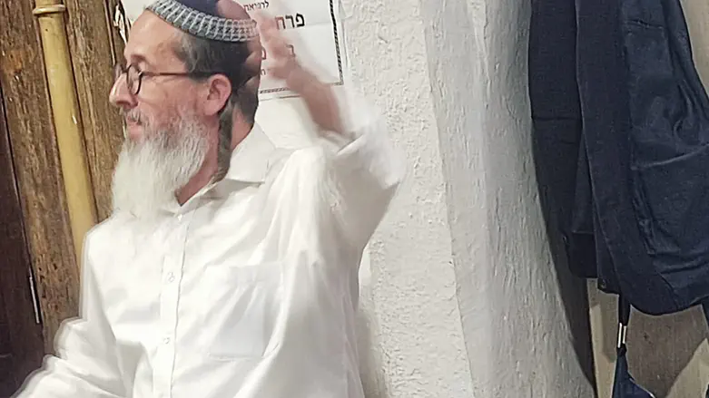 הרב מרדכי ציון באירוע בישיבה