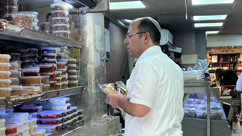 רוטמן במסעדה