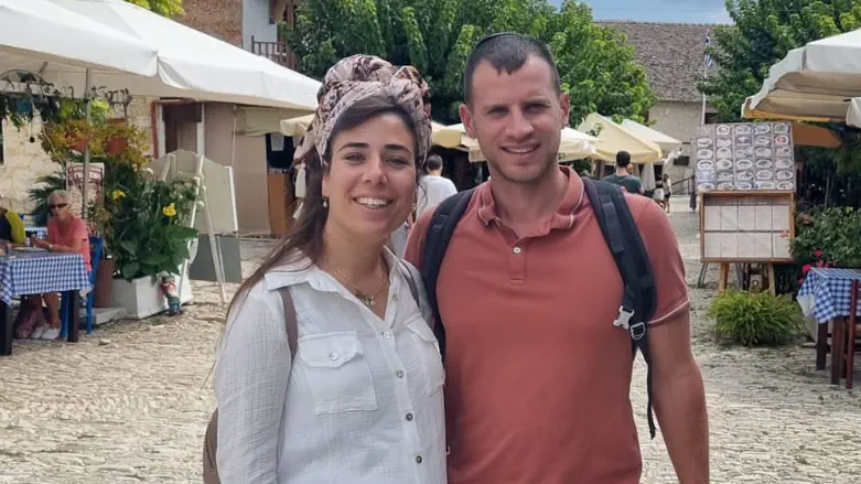 ידידיה בלוך וספיר אישתו