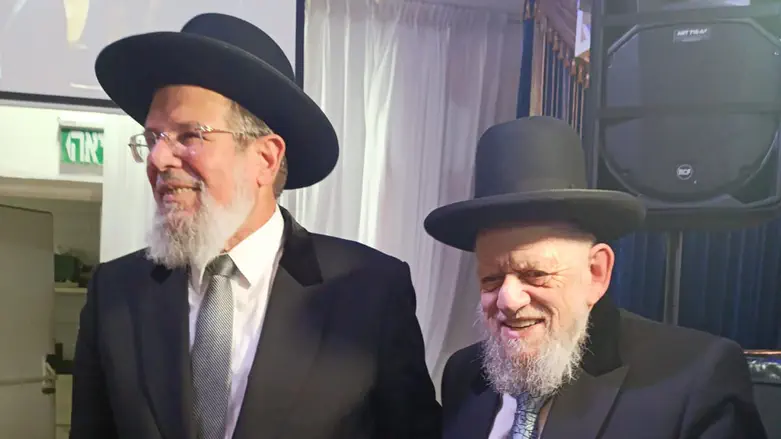 הרב הראשי מכבד את הרב שוויצה